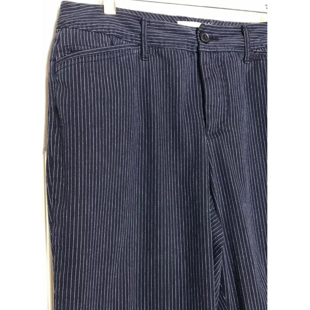 St. John's Bay Stretch Size 14 Navy & White Pinstripe Capri Pants